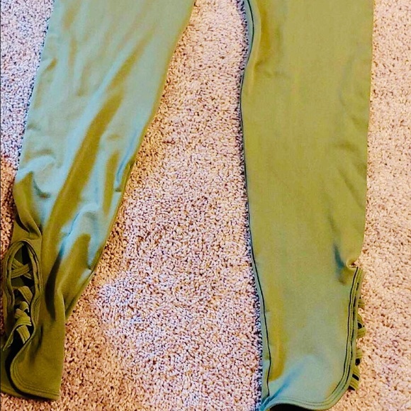 ***NWT***3/$18 Bundle of Leggings!!! - Picture 2 of 4